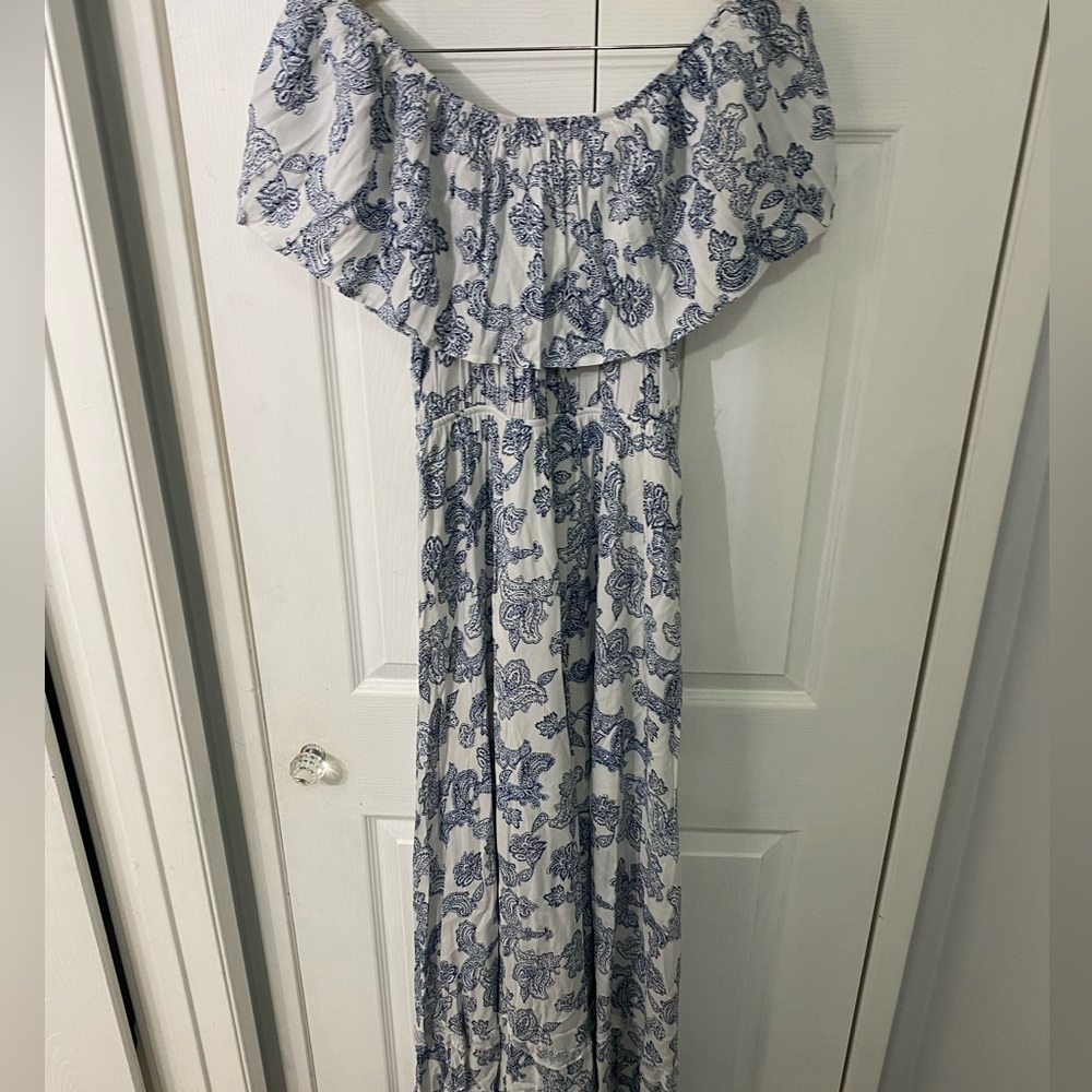 Maxi white with blue paisley print on/off the shoulder dress